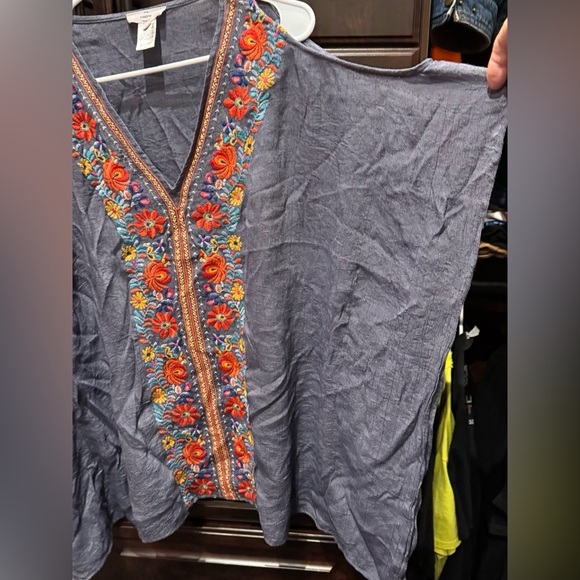 Entro Embroidered Grayish blue Women's Top small / medium - Picture 4 of 5